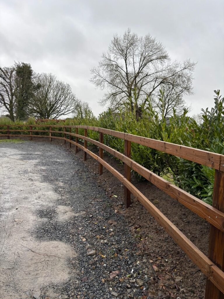 Residential Fencing 324c4335 db8a 4219 9a9a 9e99d193d3b3